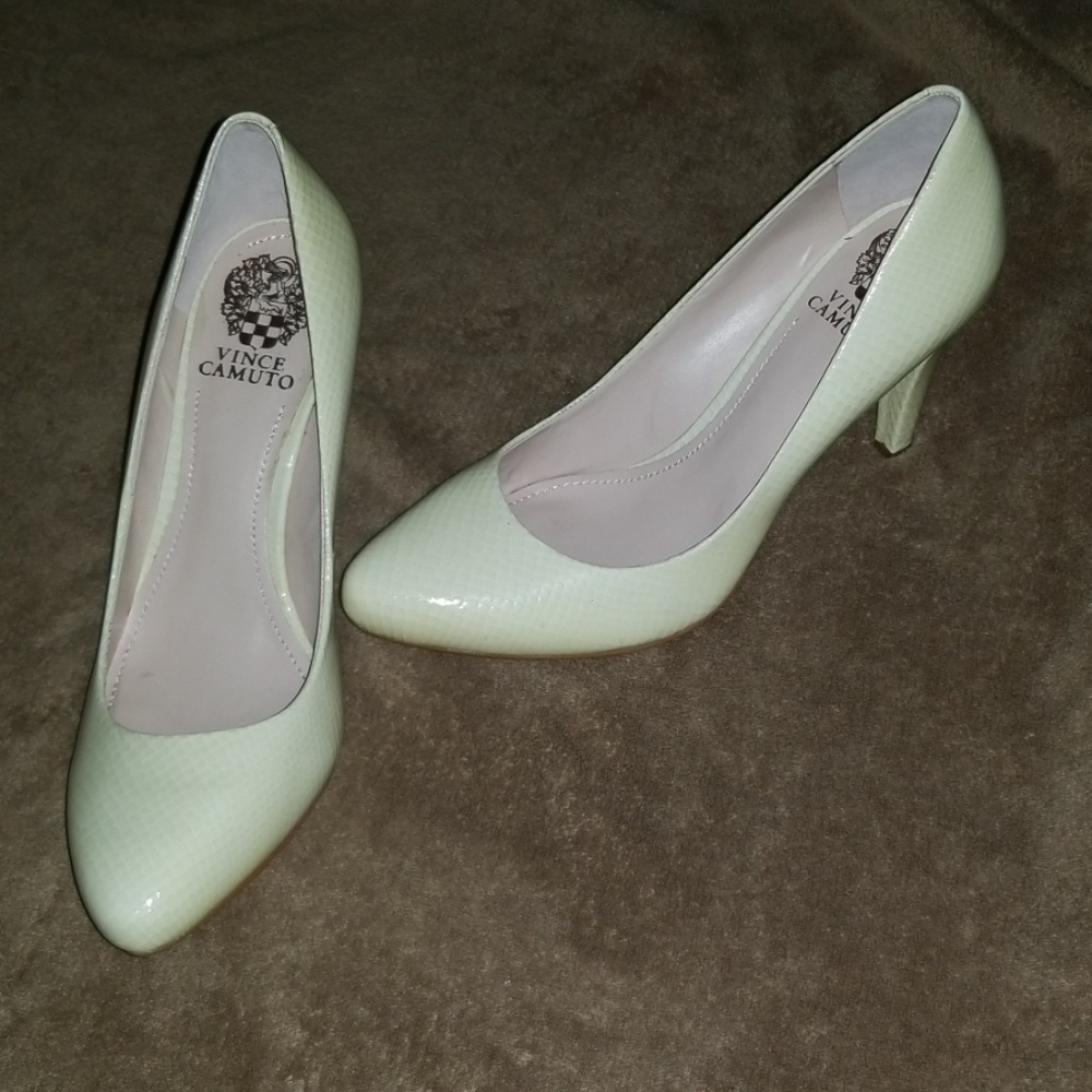 Vince Camuto Kadri snake embossed pump